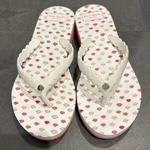 NWT Kate Spade “Lips” Flip Flops